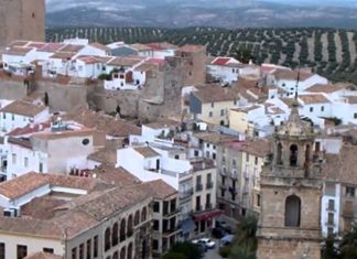 Evacuadas dos personas en un incendio en Martos