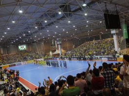 Partidazo de fútbol sala en el pabellón de IFEJA