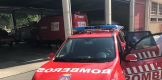 Herido tras caer por las escaleras cuando sofocaba un fuego en el tejado de una vivienda en Villacarrillo
