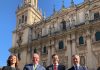 El alcalde recibe al nuevo presidente de la Junta de Andalucía en una visita institucional al Ayuntamiento de Jaén