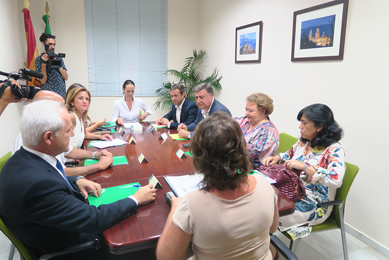 La Diputación reitera su respaldo al proyecto de la Ciudad Sanitaria de Jaén y su disposición a ceder terrenos