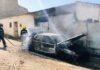 Arde un coche en el camino de Cuevas