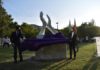 El presidente de la Junta, Juanma Moreno, ha inaugurado en Jaén la escultura homenaje a los colectivos profesionales que están trabajando para hacer frente a la pandemia