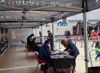 Entrega de dorsales de la XXXVIII de la Carrera Urbana Internacional Noche de San Antón Caja Rural se cierra con 3.500 participantes en la prueba