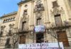 El Palacio Municipal luce ya la pancarta reivindicativa del 8M y se iluminará de morado el próximo lunes para conmemorar el Día de la Mujer