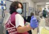 El Hospital de Jaén implanta el uso de chalecos para evitar errores de medicación