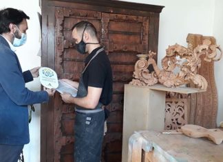 Dos artesanos de La Campiña reciben el distintivo de la marca única “Artesanía hecha en Andalucía”