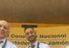 Javier Torres, ganador del I Concurso Nacional de Cortadores de Jamón, organizado por la asociación comercial y empresarial “Gran Eje, Avenida Comercial”