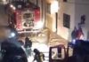 Intoxicadas tres personas por inhalación de humo al arder dos vehículos en un garaje de Jaén