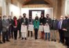 El artista Bernardino Sánchez recoge su galardón como ganador del 35º Premio de Pintura “Emilio Ollero” del IEG