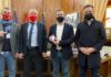 El alcalde Julio Millán recibe el abono Real Jaén para el resto de temporada