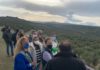 La secretaria general del PP de Andalucía ha visitado hoy un tajo de aceituna del municipio de Ibros