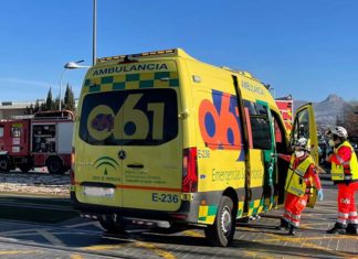 Un fallecido en Alcalá la Real al volcar su coche en un carril de la localidad