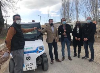 La Vía Verde del Aceite incorpora un vehículo eléctrico para el mantenimiento de este itinerario turístico-deportivo