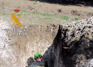 Los Tedax de la Guardia Civil desactiva un proyectil en Lopera