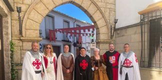 El presidente de la Diputación asiste a las VIII Fiestas del Medievo de Sabiote