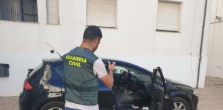 La Guardia Civil ha investigado a dos personas como presuntas autoras de varios Delitos de Robo con Fuerza en interior de vehículos