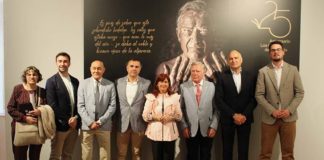 El Hospital de Santiago acoge la exposición completa de los quijotes de Paco Tito