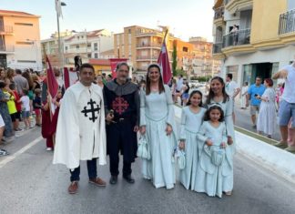 Desfile inaugural de las XVII Fiestas Calatravas de Alcaudete, que se celebran hasta el domingo