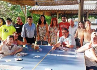 El presidente de la Diputación visita la Asociación “Los Jilgueros” de Valdepeñas de Jaén