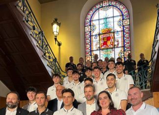 El Alcalde recibe a la selección española sub19 de fútbol sala que disputa el campeonato de Europa