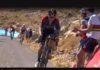 Carapaz remata en La Pandera, el líder Evenepoel sufre por primera vez