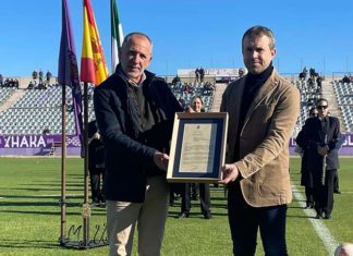 La Casa Real que refrenda el título de Real Club de Fútbol al club jiennense en su centenario para que la ciudad sea depositaria de este reconocimiento