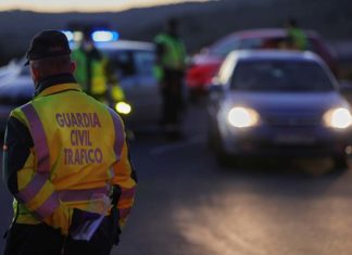 Un fallecido y un herido al incendiarse la furgoneta en la que viajaban en Torredonjimeno