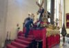El alcalde deposita bastón de mando de la ciudad de los pies de Nuestro Padre Jesús