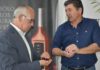 El delegado del Gobierno ha visitado la almazara de Aceites Fertínez, en Ibros, una de las más antiguas de la provincia