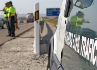 Un fallecido y cuatro heridos al colisionar dos vehículos en Martos