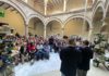 Presentación Árbol de la Navidad Enganchadas de un hilo