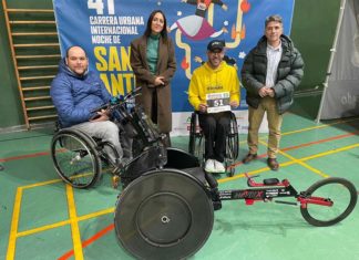 El Ayuntamiento reconoce la trayectoria del paralímpico Rafael Botello que encabeza un plantel de atletas adaptados que correrán la Carrera de San Antón
