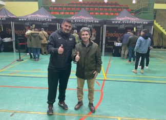 Gran afluencia de atletas en el primer día de recogida de dorsales y camiseta de la XLI Carrera Urbana Internacional Noche de San Antón