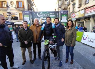 Salida de la 3ª etapa de la Andalucía Bike Race