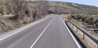 Camionero muerto al volcar su camión en la carretera A-315 en Torreperogil