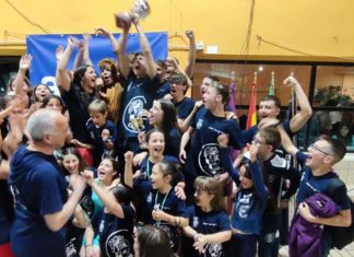 El Club de Natación Jaén gana su trofeo