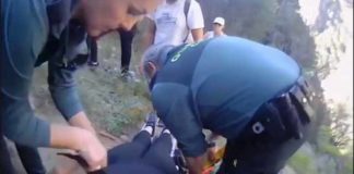 La Guardia Civil rescata a una persona accidentada en el Sendero Cascada de la Osera, en la Sierra de las Villas