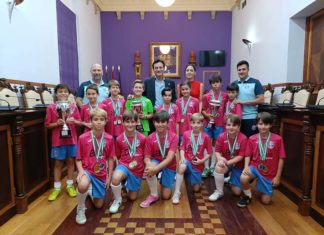 Recepción equipos benjamín y alevín de fútbol sala del CP Maristas