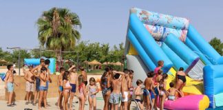 Más de 200 participantes en la clausura del campamento urbano y curso de natación de Úbeda