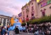 La lluvia ha dado un respiro para que la Feria de San Lucas celebre su tradicional pregón y cabalgata extraordinaria llena de color