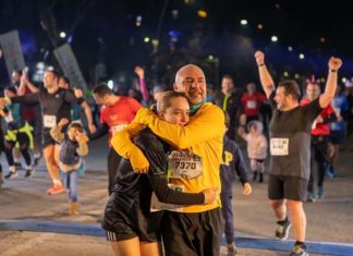Los 10.000 atletas de la prueba popular de la 42 Carrera Urbana Internacional Noche de San Antón ya tienen nombre y apellidos tras agotarse los últimos 420 dorsales libres