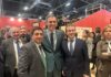 Reyes presenta al presidente del Gobierno de España la oferta oleoturística y de naturaleza de Jaén en Fitur