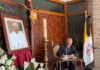 El subdelegado del Gobierno en Jaén firma en el libro de Condolencias por la muerte del Papa Francisco
