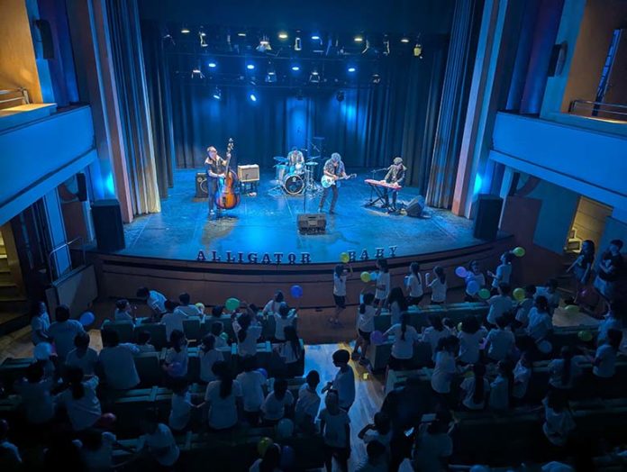 Alligator Baby teatro