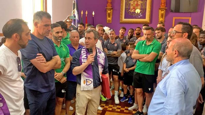 FUTBOL Recepción Real Jaén en el Ayuntamiento 03