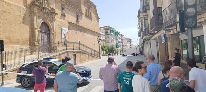 UBEDA ACTUACIÓN POLICÍA NACIONAL ELEMENTO SOSPECHOSO (1)