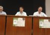 Reyes participa en la presentación de un libro dedicado a refranes y coplillas populares escrito por Manuel Vallejo