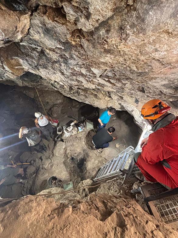 REYES yacimiento cueva rio Cuadros (1)