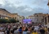 Más de un millar de personas en la Plaza de Santa María para ver el espectáculo con el que se inauguró el 26 Festival de Otoño de Jaén
